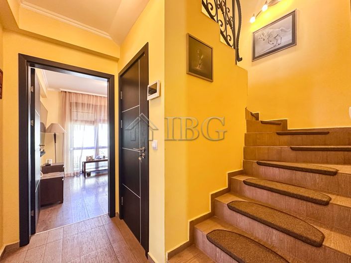 Image No.17-4 Bed House for sale