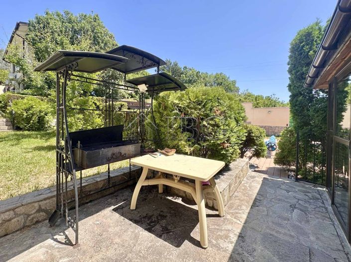 Image No.8-4 Bed House for sale