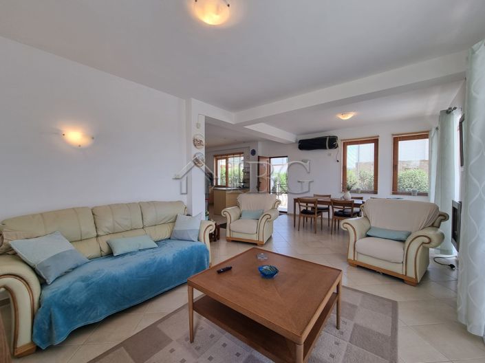 Image No.6-3 Bed House for sale