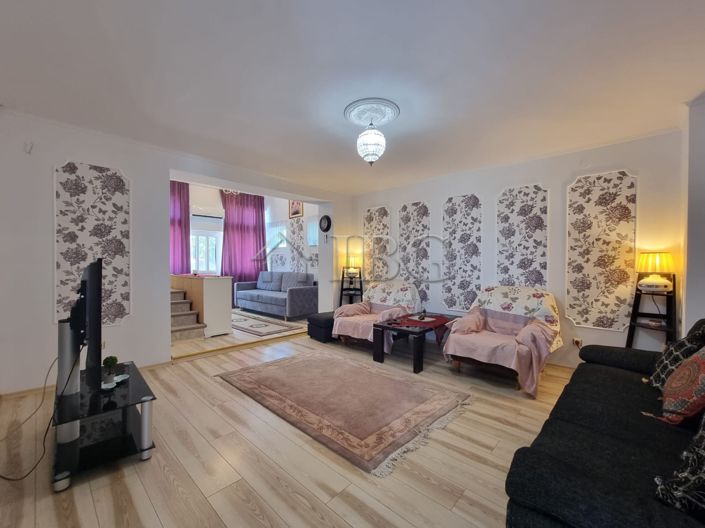 Image No.5-3 Bed House for sale