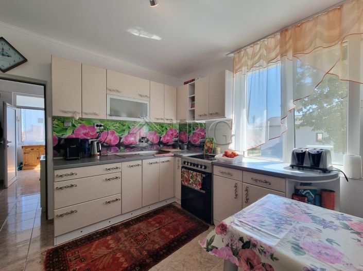 Image No.7-3 Bed House for sale