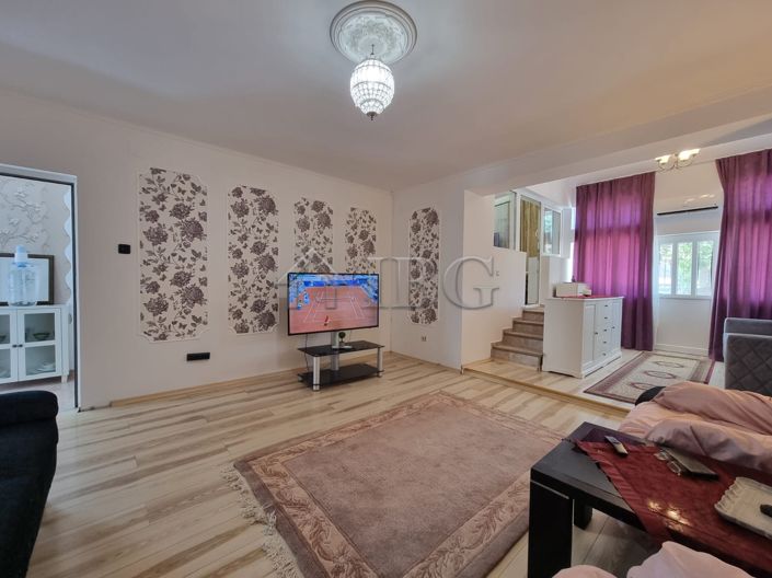 Image No.9-3 Bed House for sale