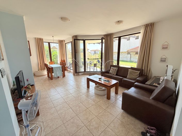 Image No.2-3 Bed House for sale