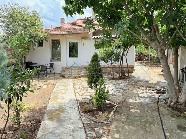 Image No.1-2 Bed House for sale