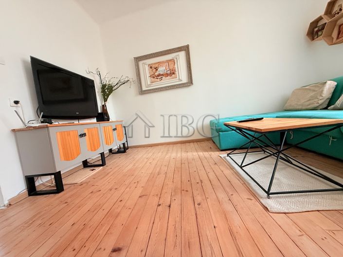 Image No.8-2 Bed House for sale