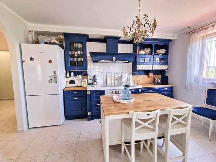 Image No.10-3 Bed Apartment for sale