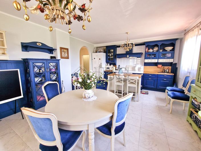 Image No.8-3 Bed Apartment for sale