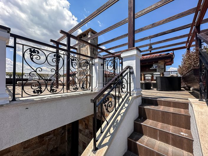 Image No.10-4 Bed Apartment for sale