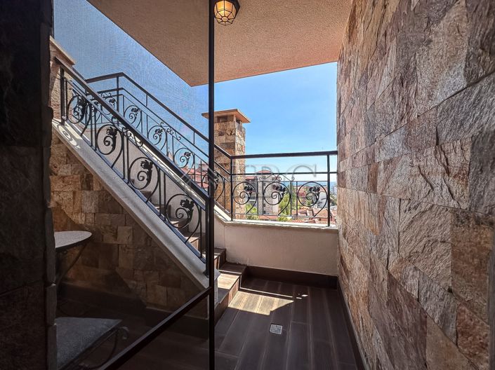 Image No.11-4 Bed Apartment for sale