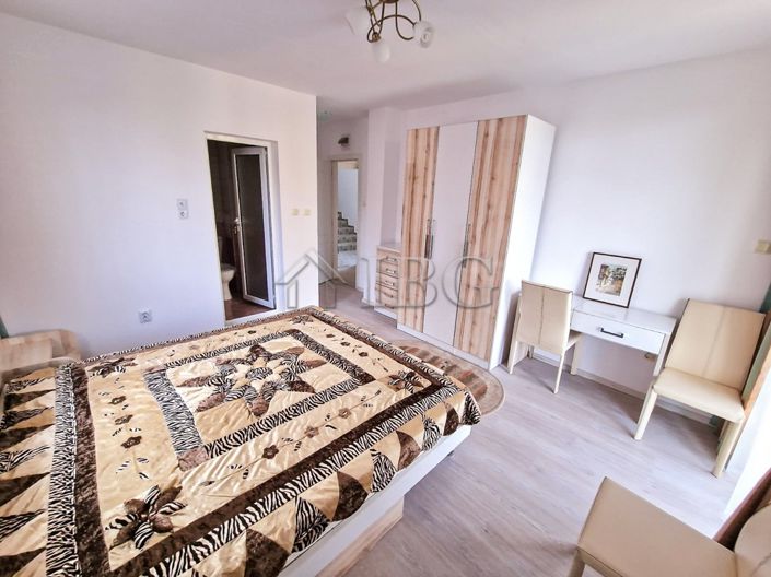 Image No.14-12 Bed Hotel for sale