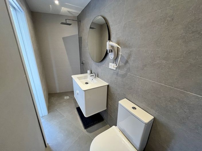 Image No.15-4 Bed Property for sale