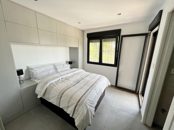 Image No.6-4 Bed Property for sale