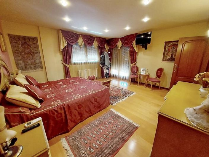 Image No.13-5 Bed Villa for sale