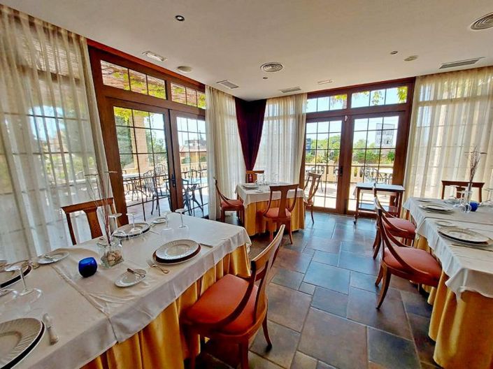 Image No.41-5 Bed Villa for sale