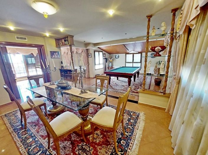 Image No.8-5 Bed Villa for sale