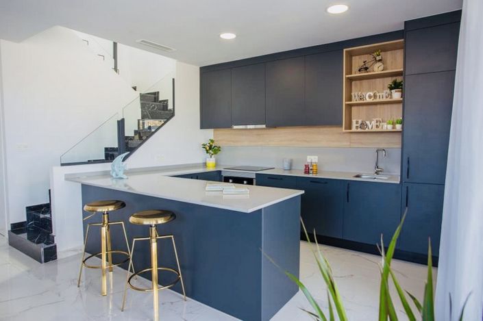 Image No.5-3 Bed Property for sale