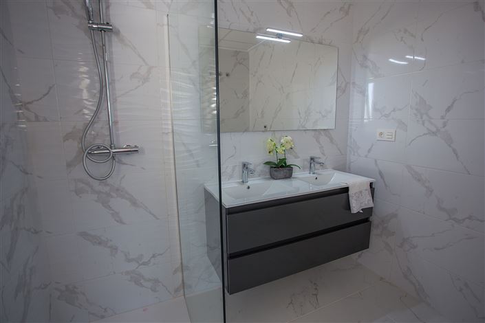 Image No.18-3 Bed Villa for sale