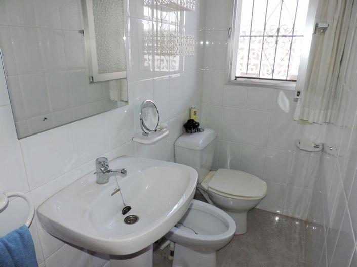 Image No.11-4 Bed Property for sale