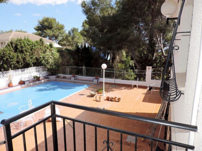 Image No.15-4 Bed Property for sale