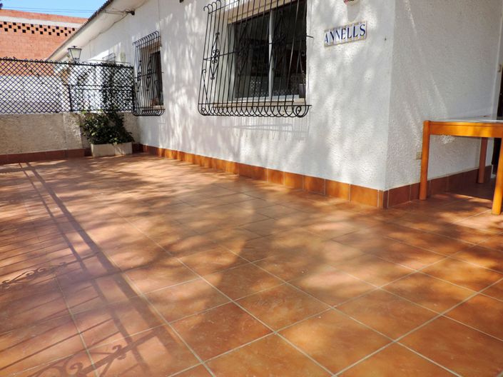 Image No.18-4 Bed Property for sale