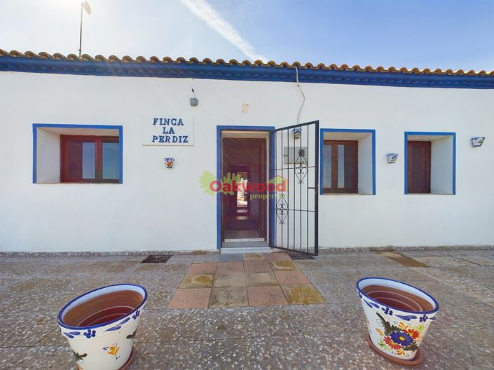 Image No.58-4 Bed Villa for sale