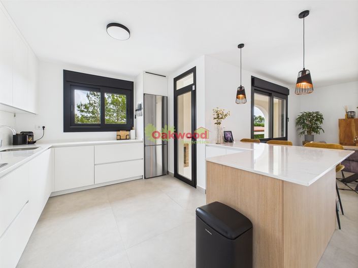 Image No.10-4 Bed Villa for sale