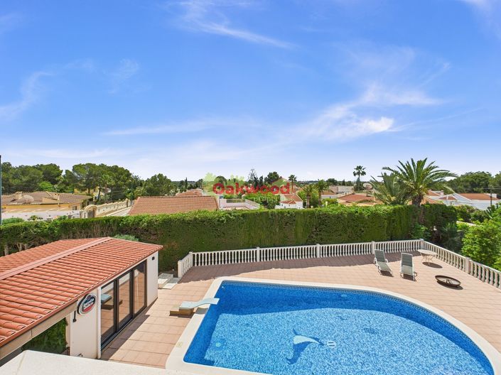 Image No.2-4 Bed Villa for sale