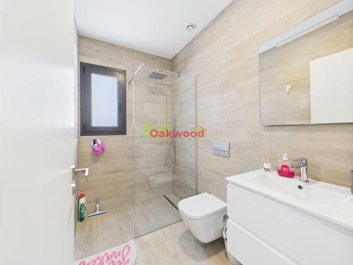 Image No.15-3 Bed Property for sale