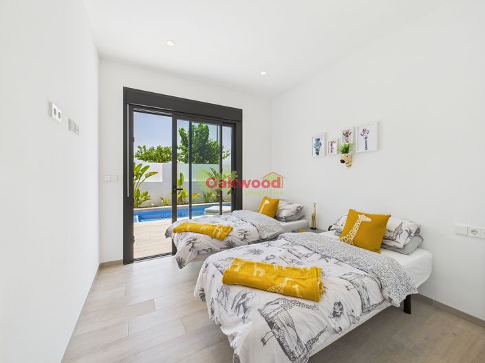 Image No.23-3 Bed Property for sale