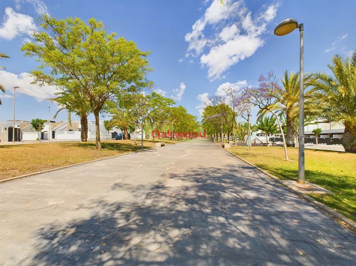 Image No.44-3 Bed Property for sale