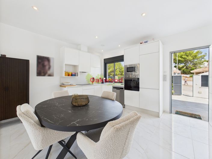 Image No.7-3 Bed Villa for sale