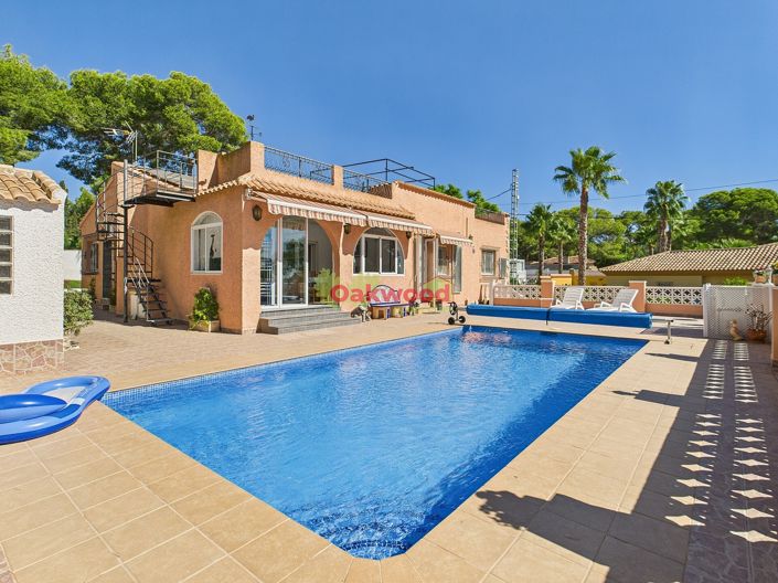 Image No.1-6 Bed Villa for sale