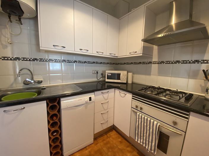 Image No.10-2 Bed Property for sale