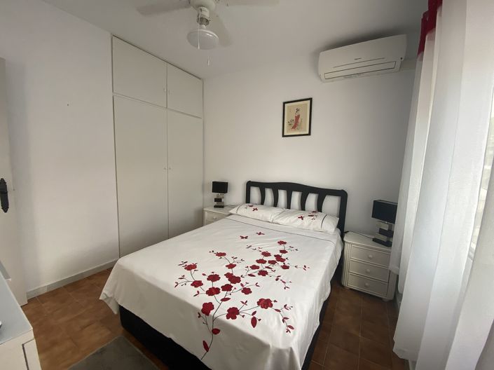 Image No.12-2 Bed Property for sale