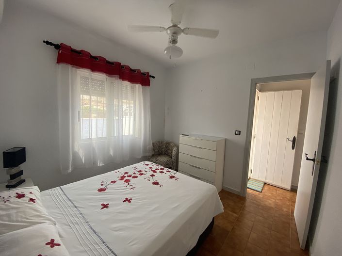 Image No.13-2 Bed Property for sale