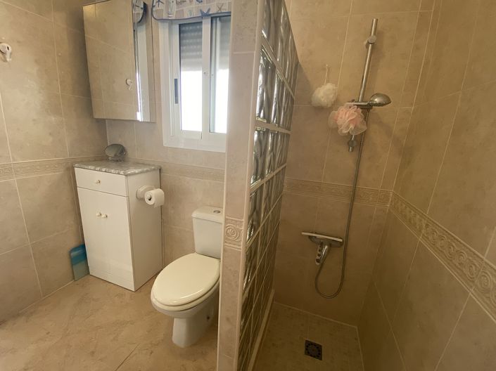 Image No.18-2 Bed Property for sale