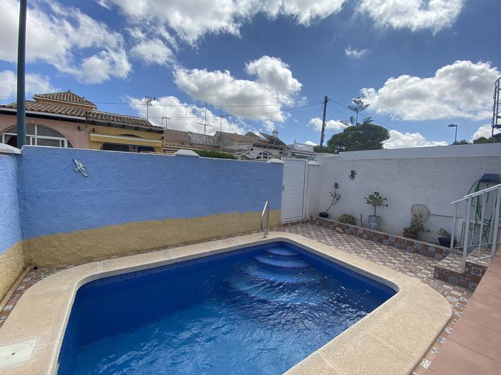 Image No.24-2 Bed Property for sale