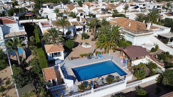 Image No.1-3 Bed Villa for sale