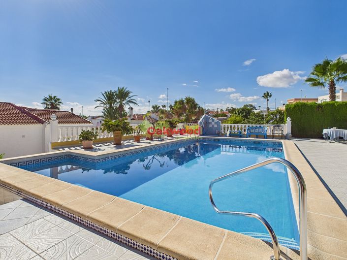 Image No.26-3 Bed Villa for sale