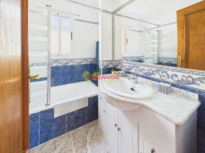 Image No.13-2 Bed Townhouse for sale