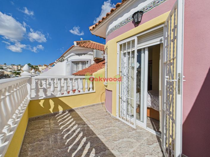 Image No.17-2 Bed Townhouse for sale