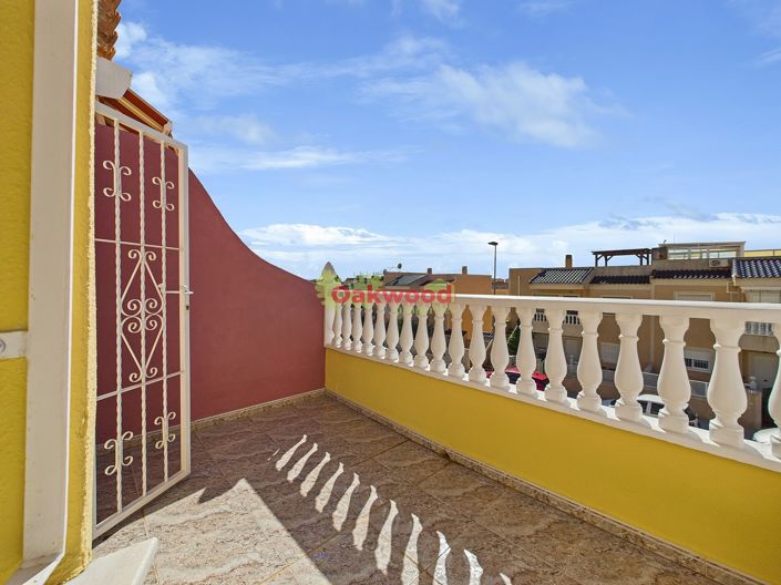 Image No.18-2 Bed Townhouse for sale