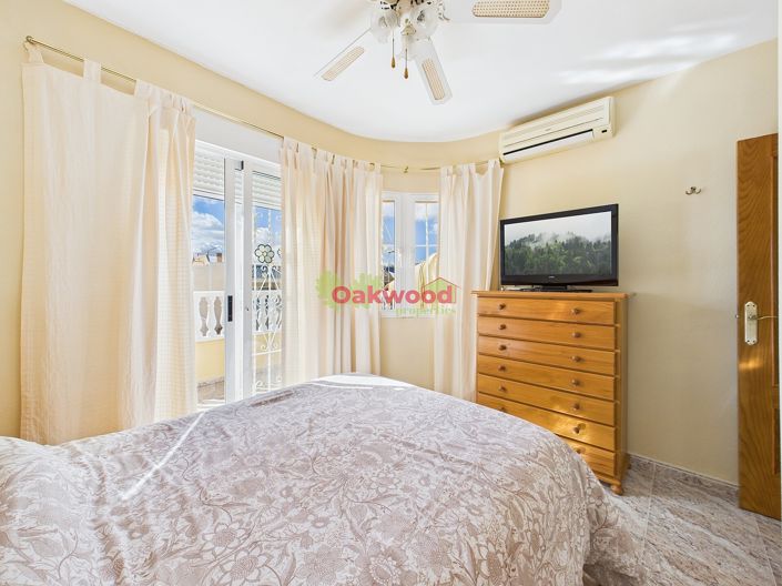 Image No.9-2 Bed Townhouse for sale