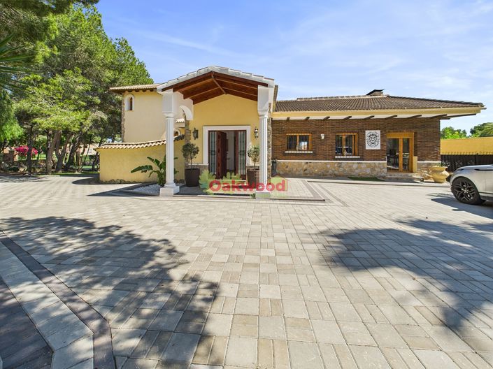 Image No.1-5 Bed Villa for sale