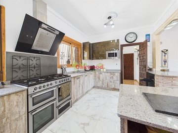 gcam04245g0-pr0048-still022