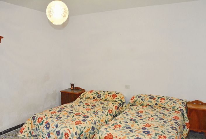 Image No.12-3 Bed Townhouse for sale