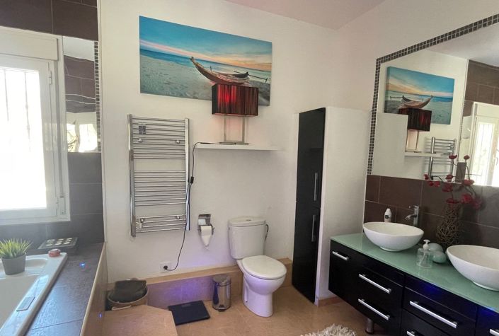 Image No.29-4 Bed Villa for sale