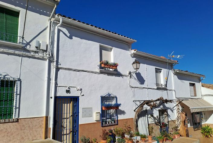 Image No.1-3 Bed Townhouse for sale