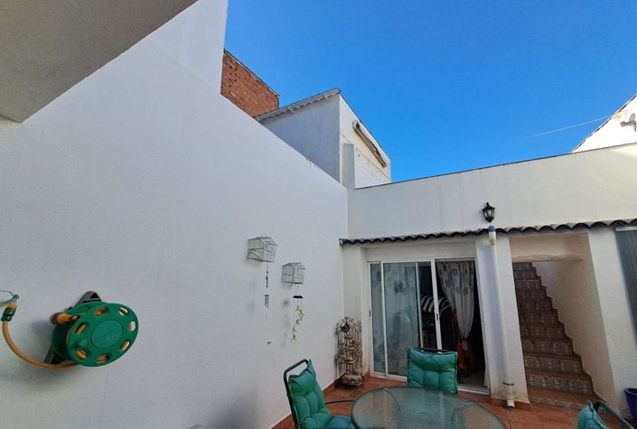 Image No.13-3 Bed Townhouse for sale