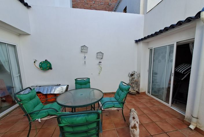 Image No.14-3 Bed Townhouse for sale